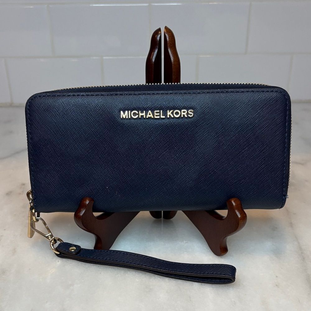 Michael Kors Wallet Saffiano Leather Full Zip Jet Set Continental Wallet